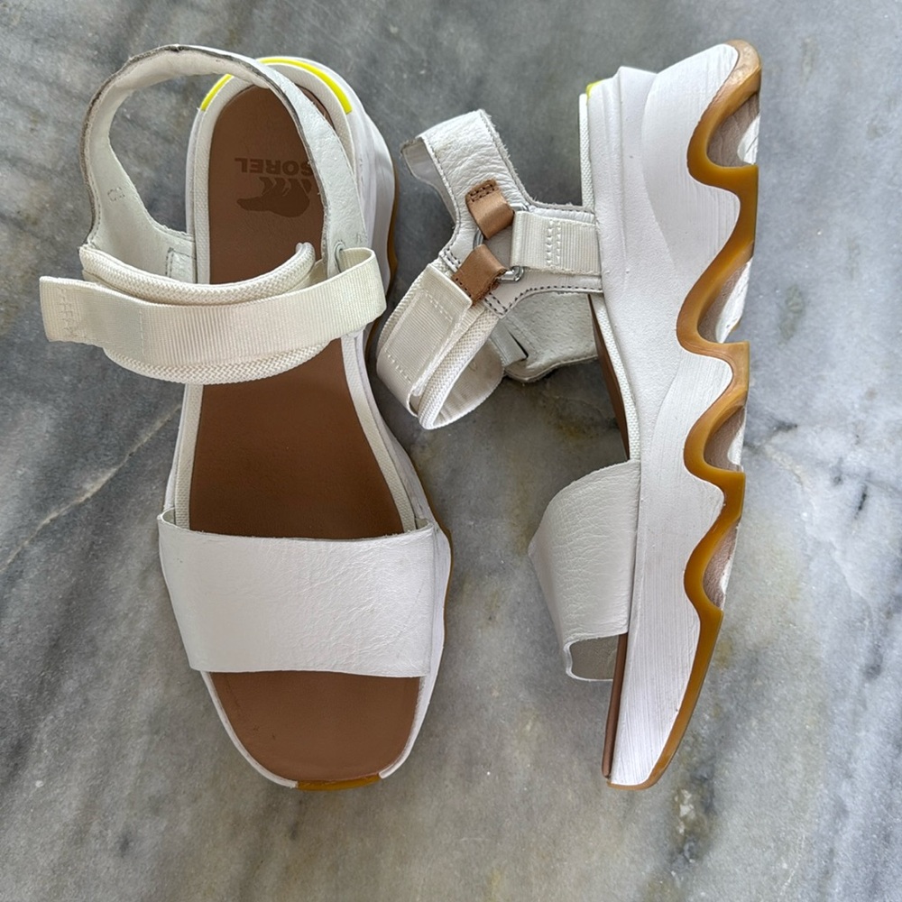 Sorel Kinetic Impact Y- strap sea salt white 8.5 sandal